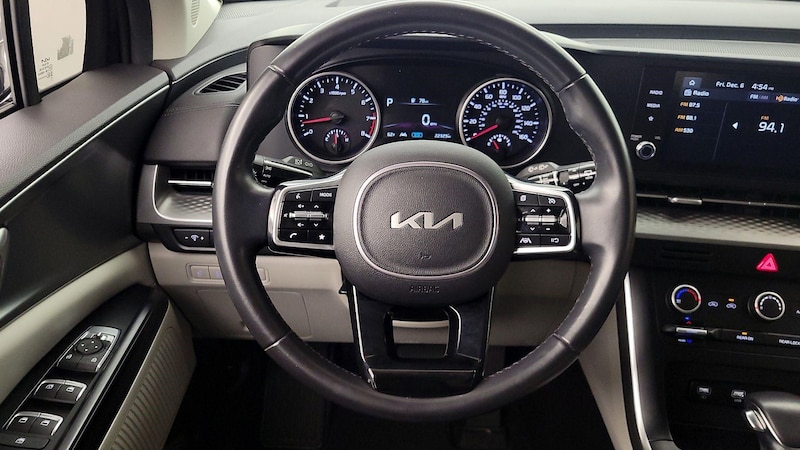 2023 Kia Carnival LX 10