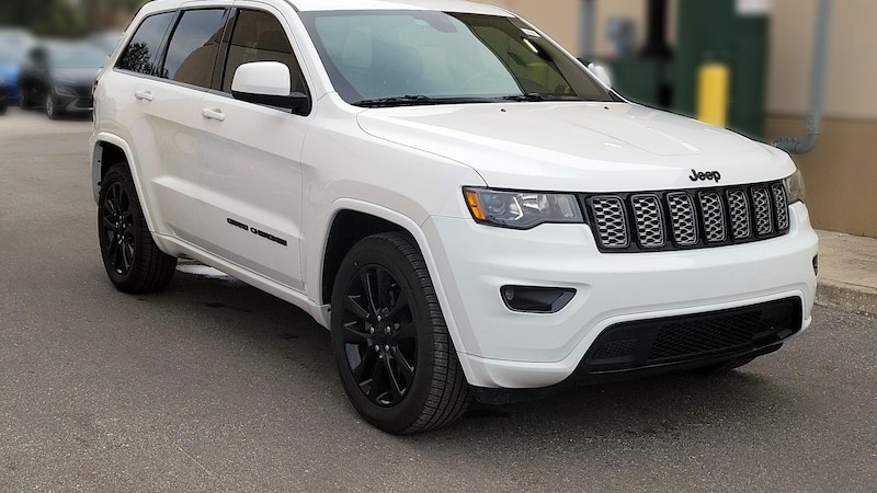 2019 Jeep Grand Cherokee Altitude Hero Image