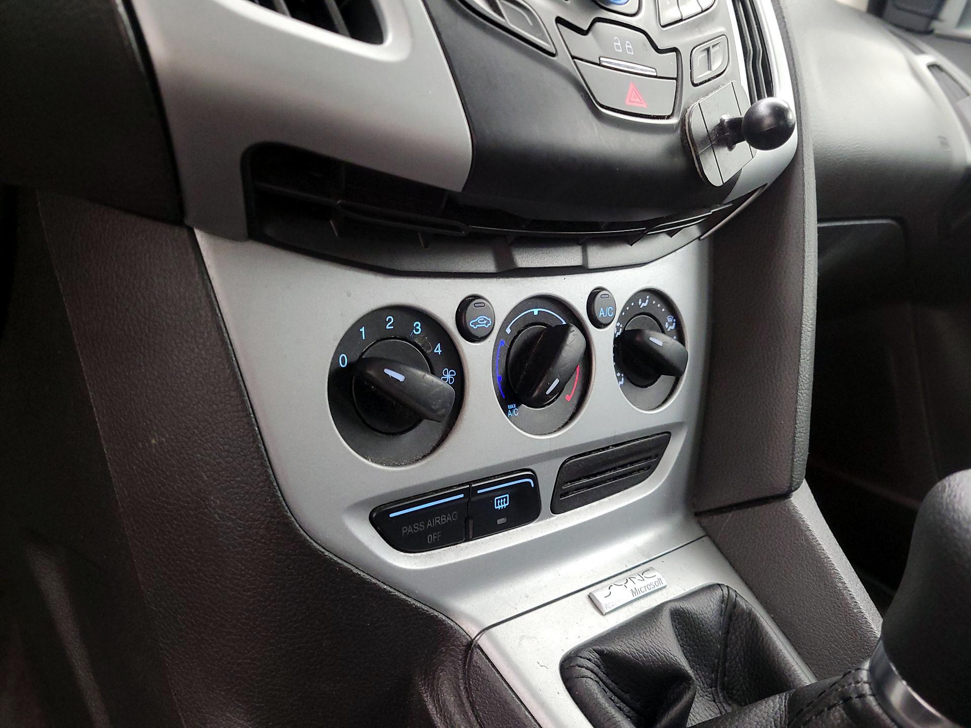 Thumbnail: 2013 Ford Focus - 14