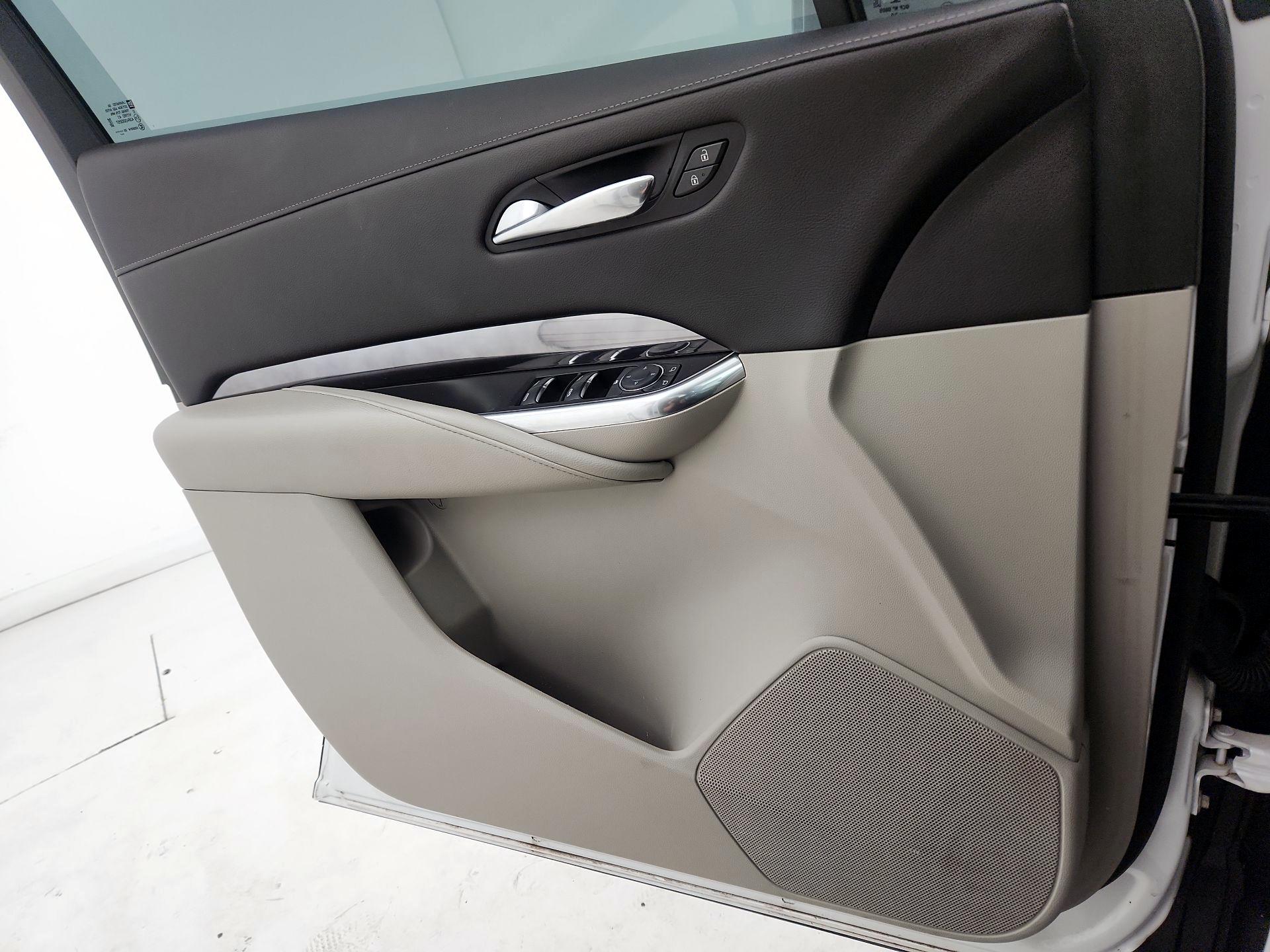 Thumbnail: 2020 Cadillac XT4 - 10