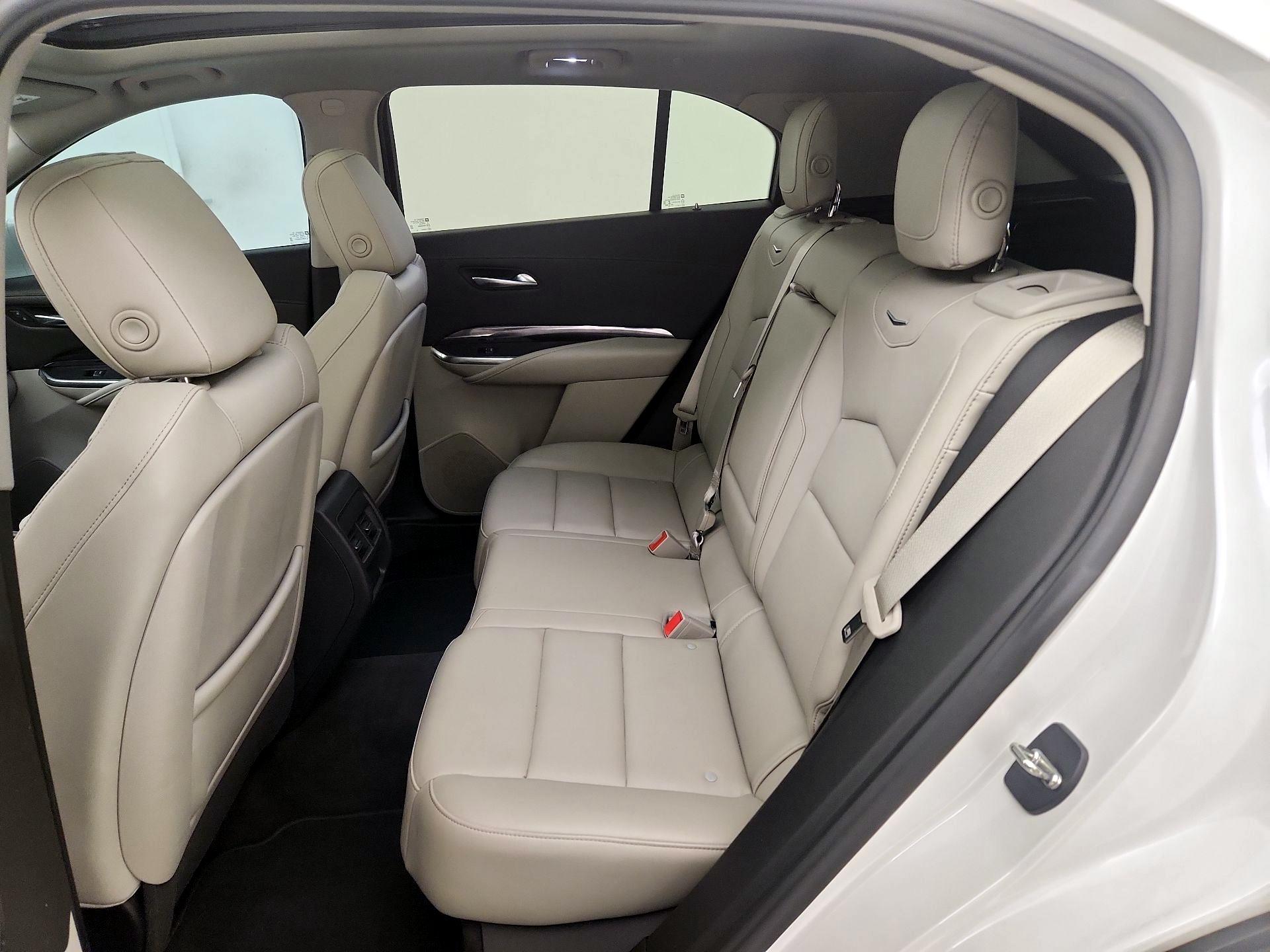 Thumbnail: 2020 Cadillac XT4 - 18