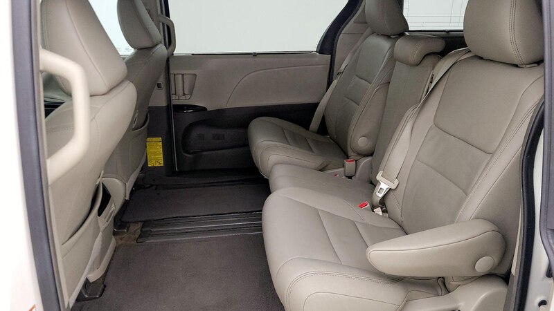 2015 Toyota Sienna XLE 20