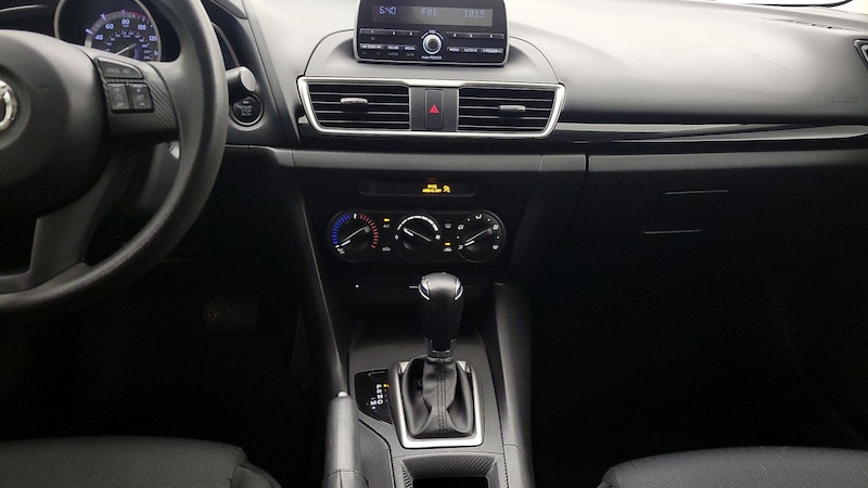 2014 Mazda Mazda3 i Sport 9