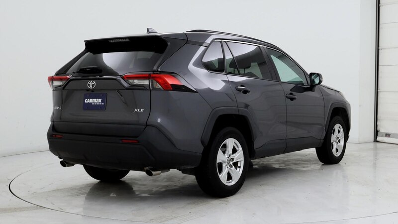 2021 Toyota RAV4 XLE 8