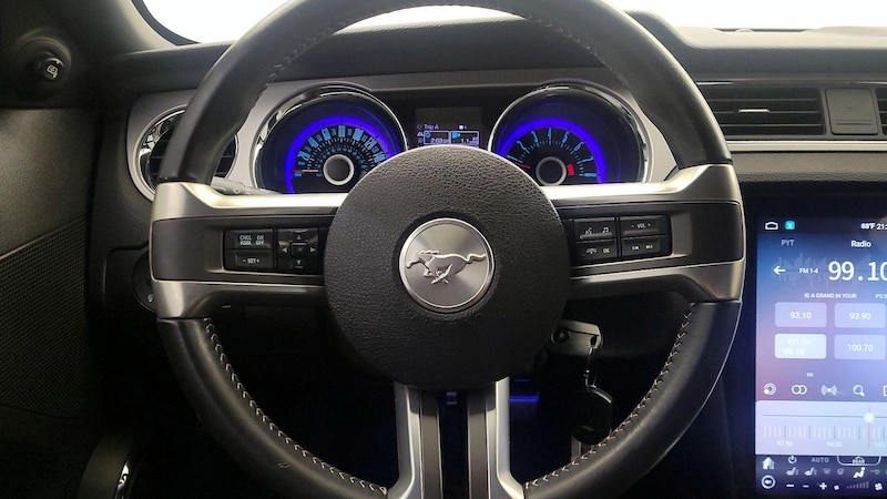 2013 Ford Mustang Premium 10