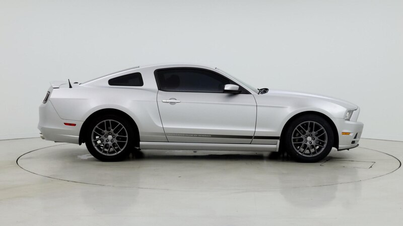 2013 Ford Mustang Premium 7