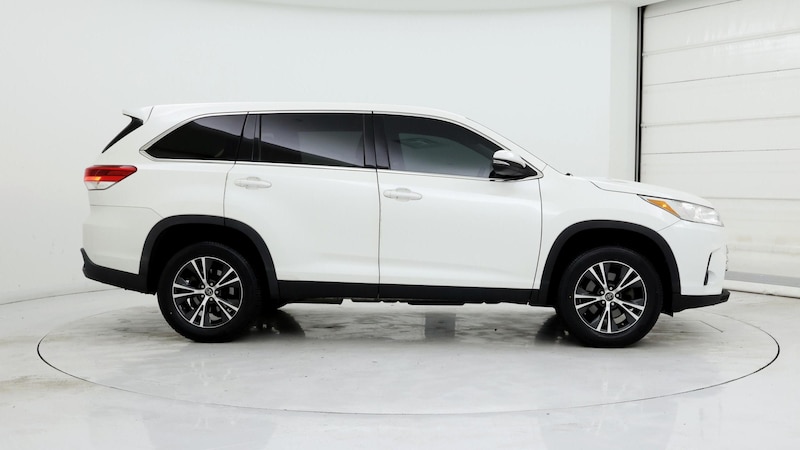 2019 Toyota Highlander LE 7