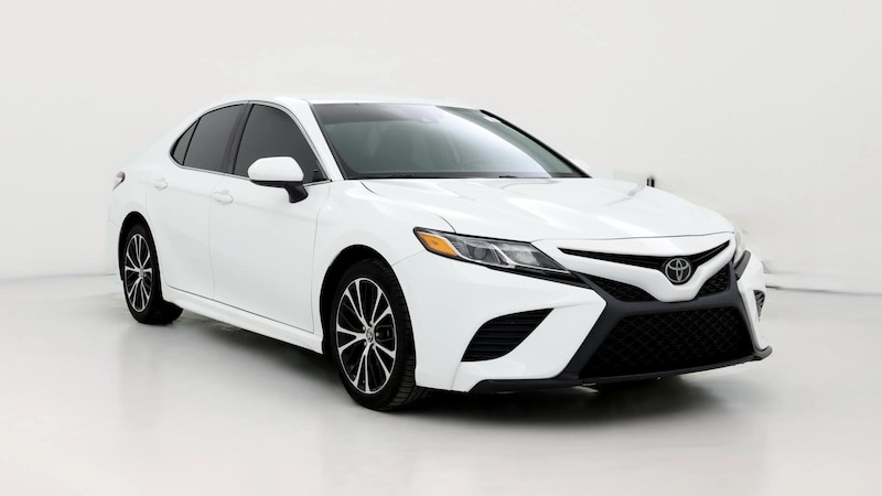 2020 Toyota Camry SE Hero Image