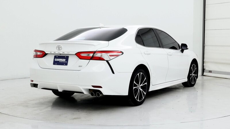 2020 Toyota Camry SE 8