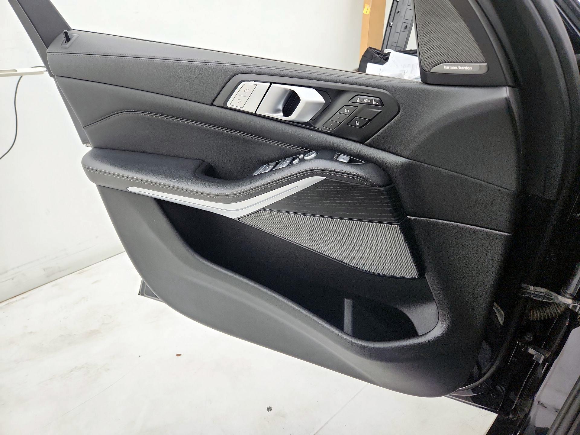 Thumbnail: 2019 BMW X7 - 12