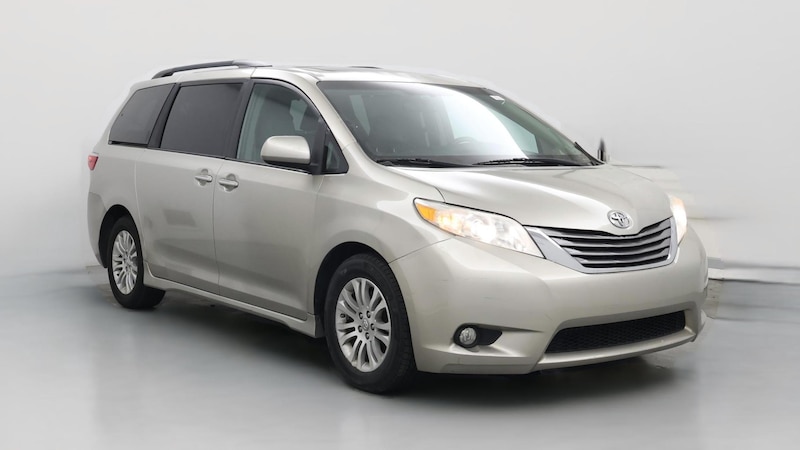 2017 Toyota Sienna XLE Hero Image