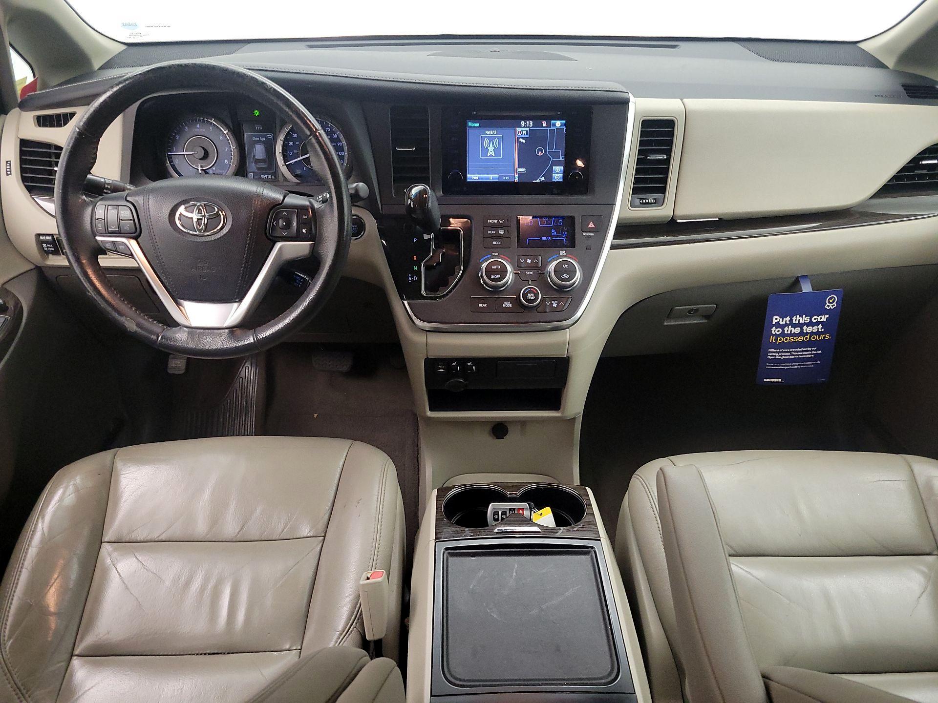 Thumbnail: 2017 Toyota Sienna - 9