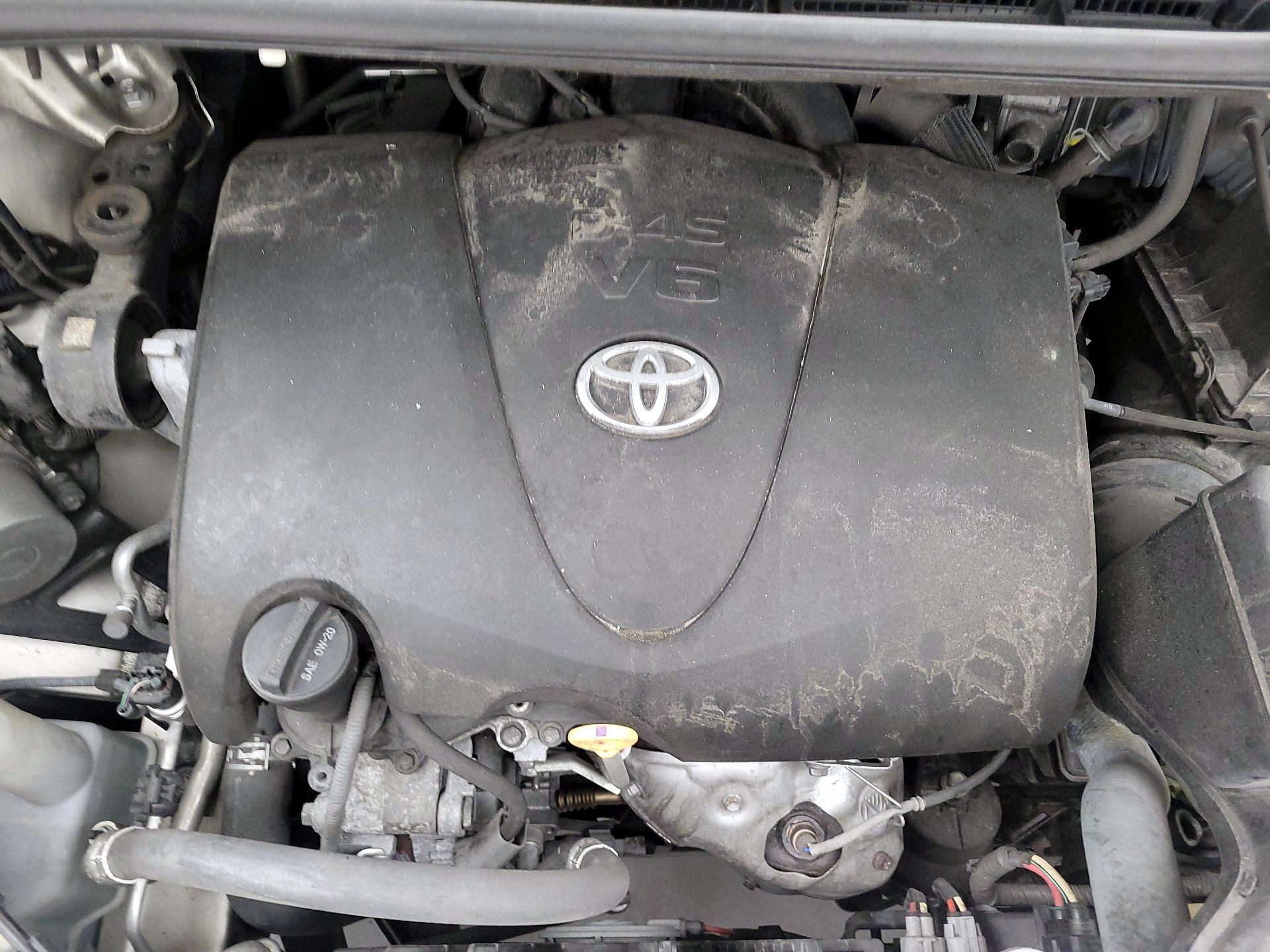Thumbnail: 2017 Toyota Sienna - 17