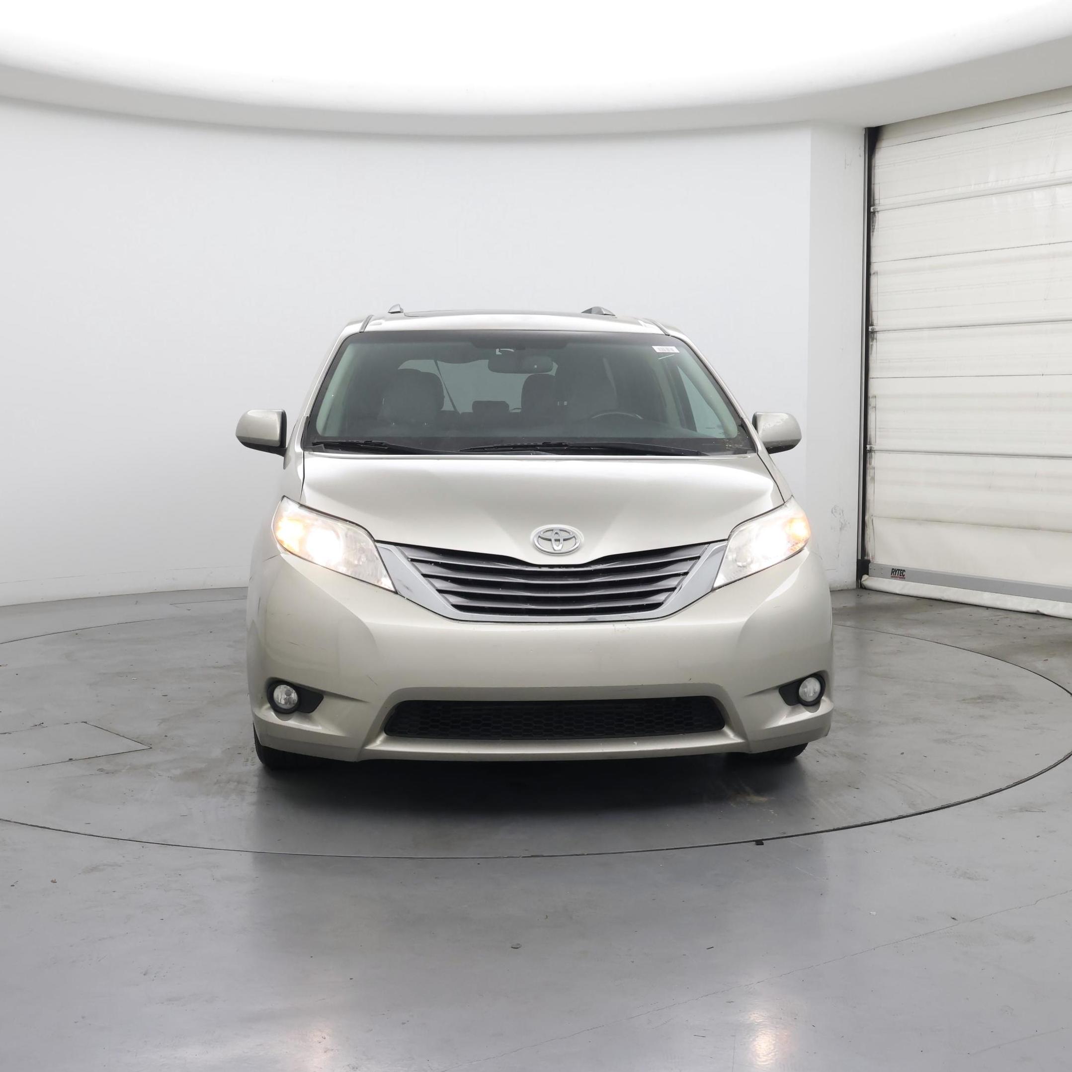 Thumbnail: 2017 Toyota Sienna - 5
