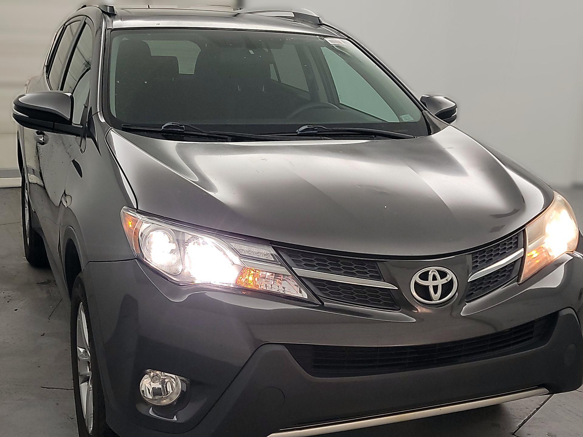 Thumbnail: 2015 Toyota RAV4 - 1