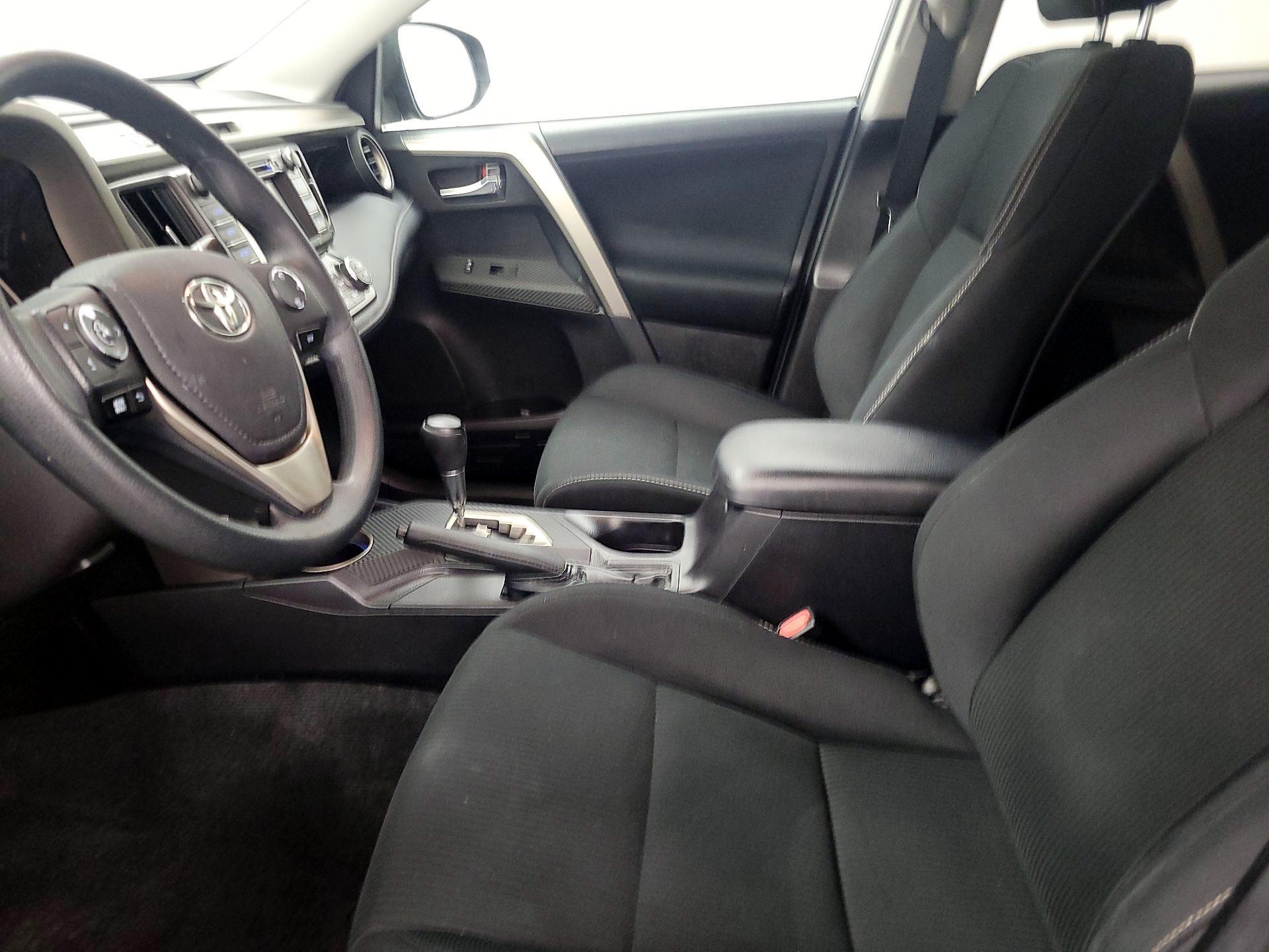 Thumbnail: 2015 Toyota RAV4 - 9