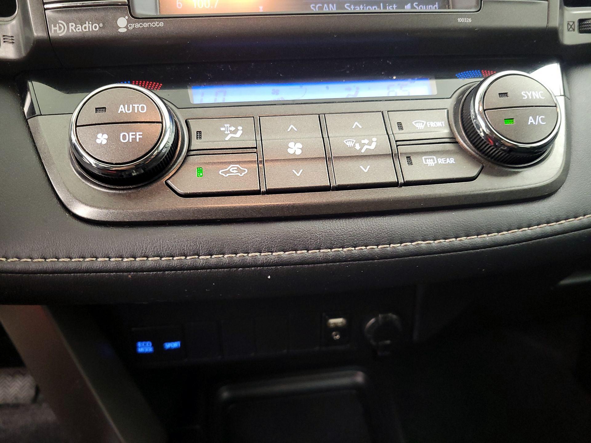 Thumbnail: 2015 Toyota RAV4 - 13