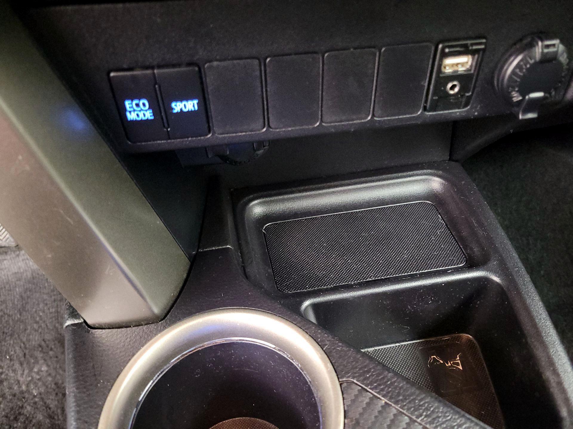 Thumbnail: 2015 Toyota RAV4 - 15