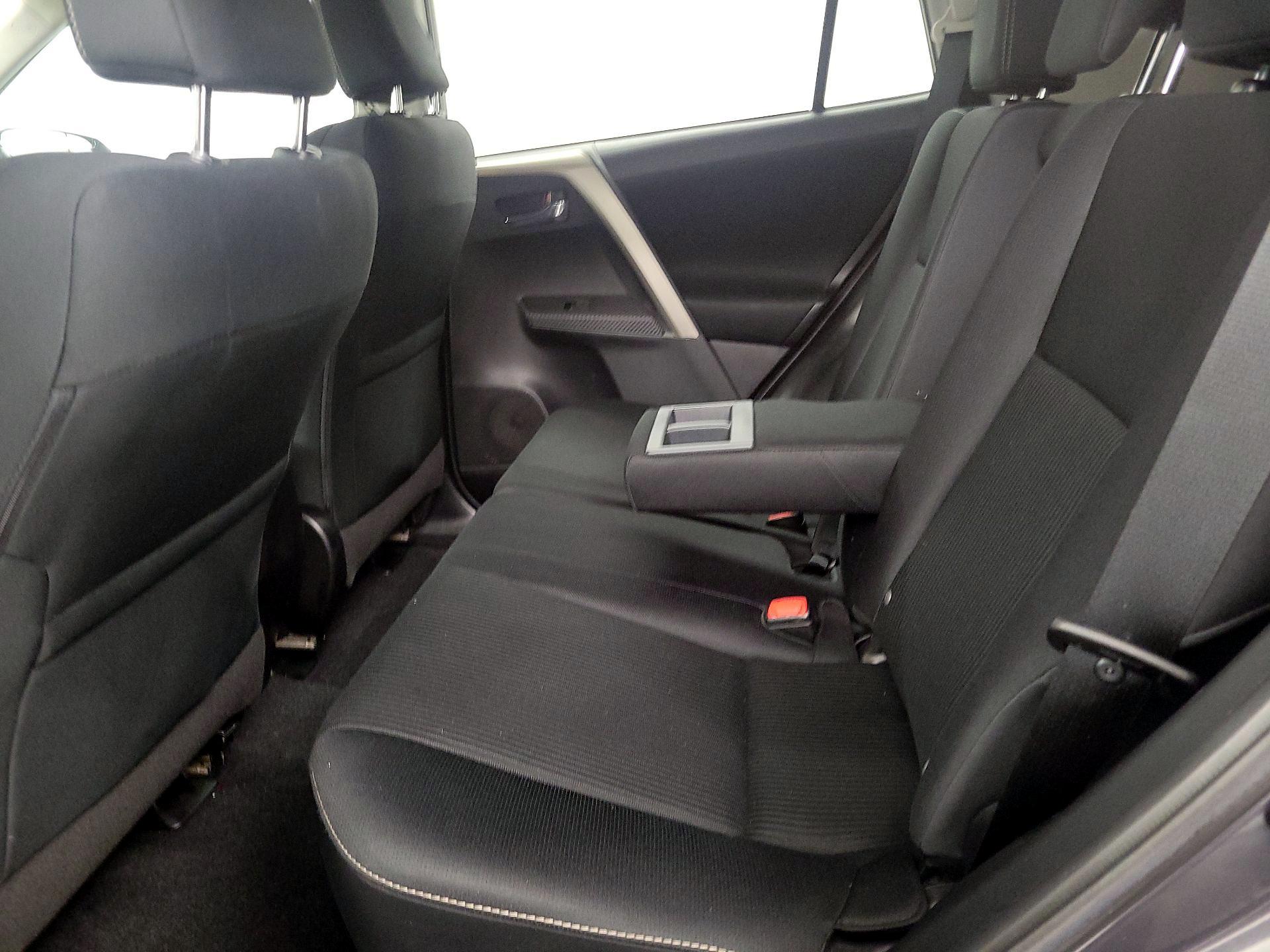 Thumbnail: 2015 Toyota RAV4 - 16