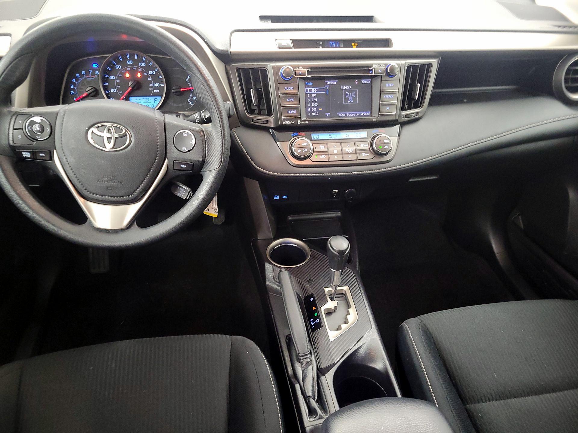 Thumbnail: 2015 Toyota RAV4 - 8