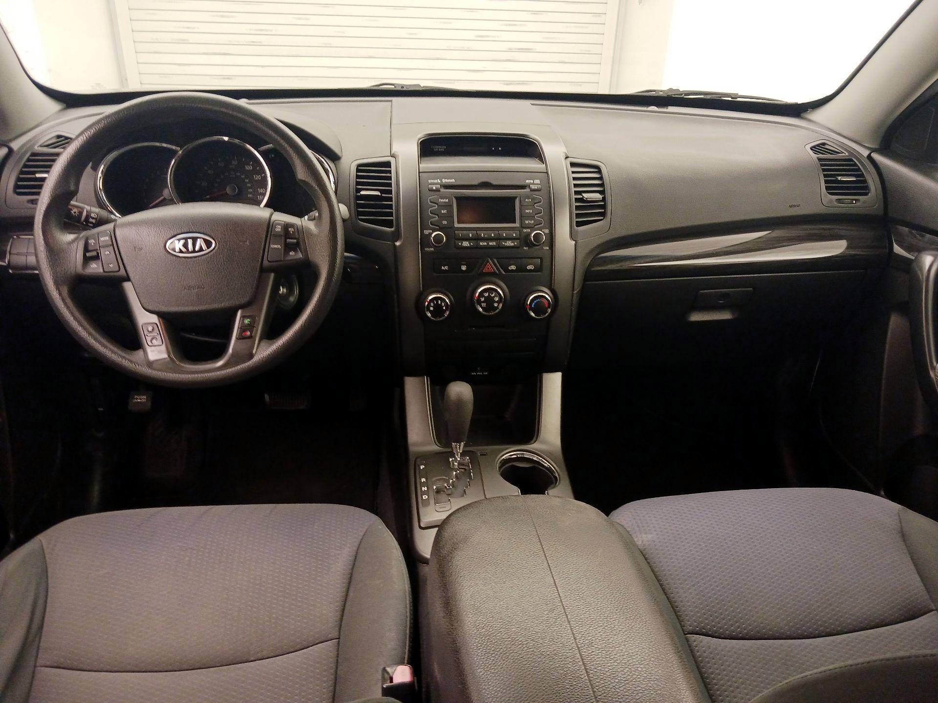 Thumbnail: 2013 Kia Sorento - 9