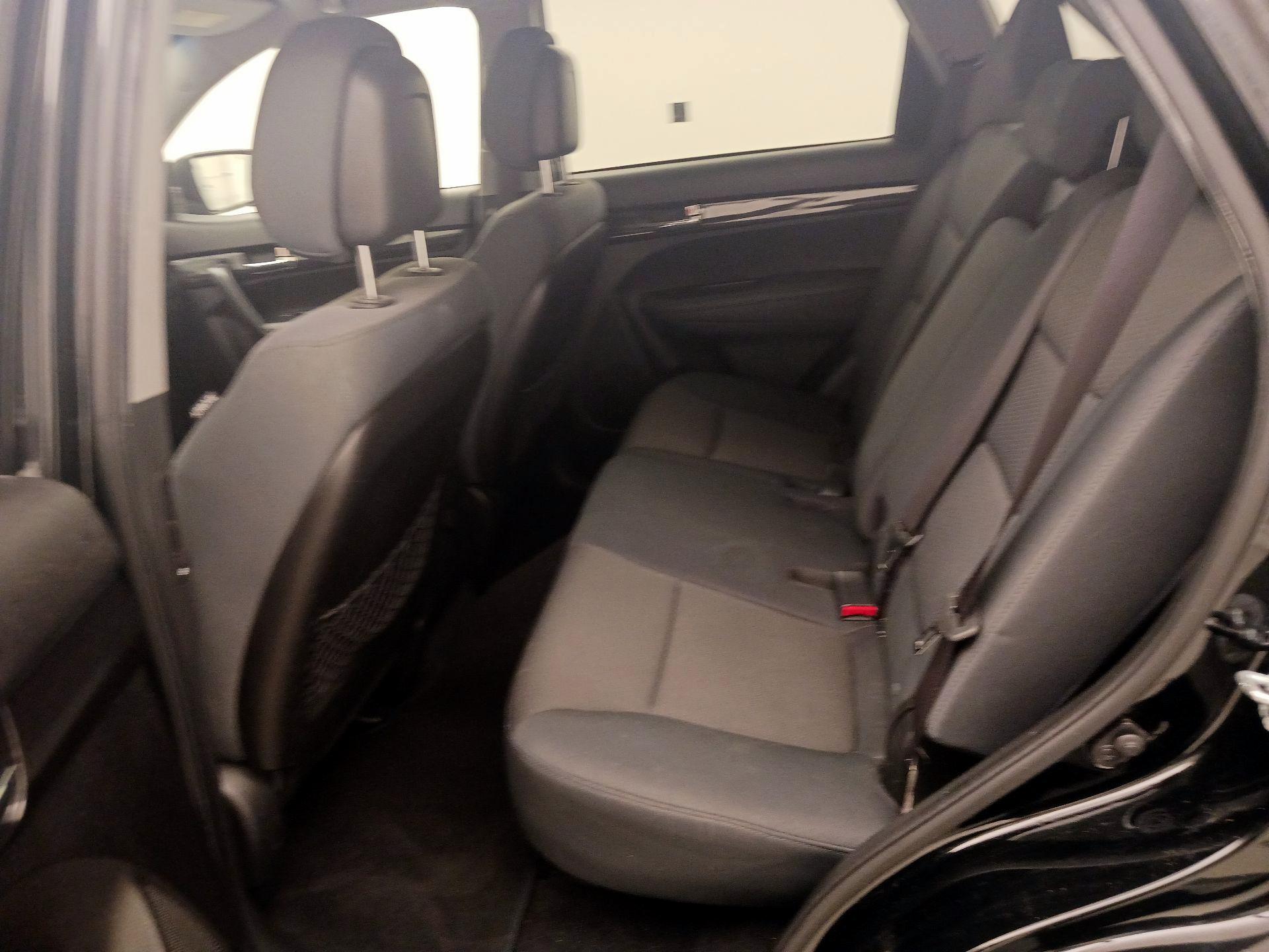 Thumbnail: 2013 Kia Sorento - 18