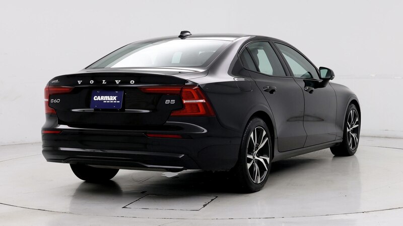 2024 Volvo S60 B5 Plus 8