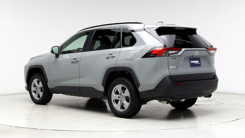 2022 Toyota RAV4 XLE 2