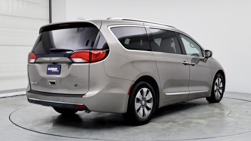 2018 Chrysler Pacifica Hybrid Limited 8