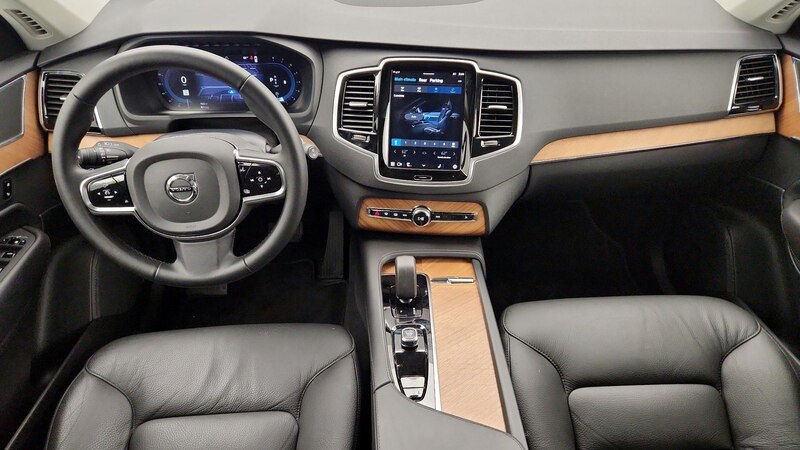 2024 Volvo XC90 B5 Plus 9