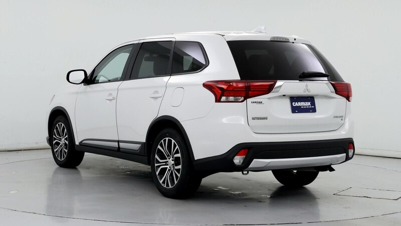 2018 Mitsubishi Outlander SE 2