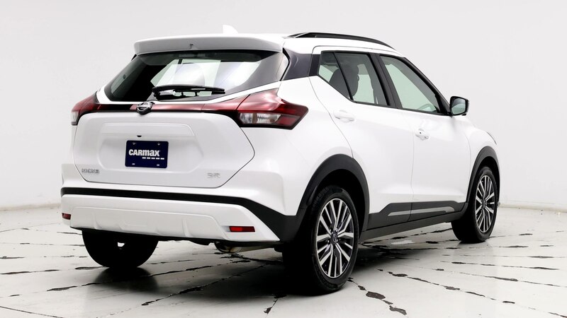 2024 Nissan Kicks SR 8