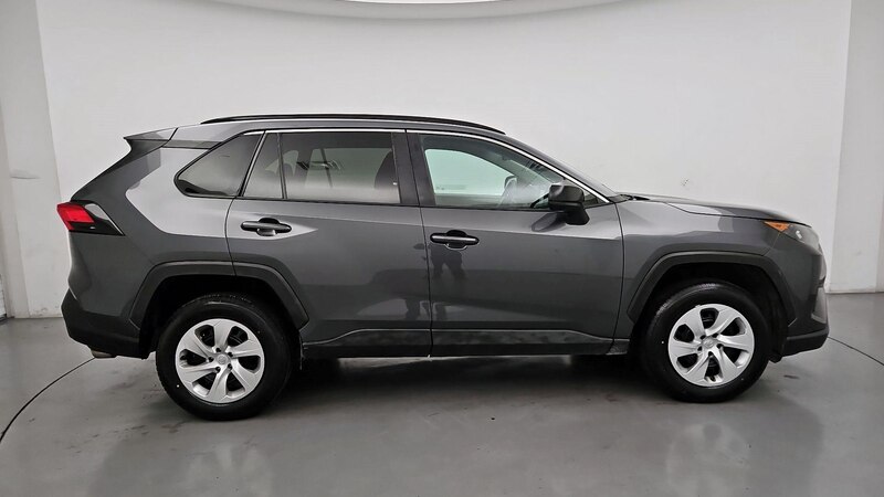 2019 Toyota RAV4 LE 4