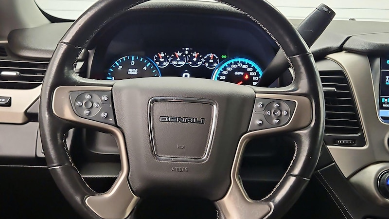 2019 GMC Yukon XL Denali 10