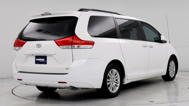 2014 Toyota Sienna XLE 8