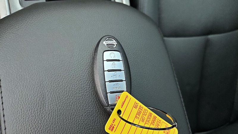 2013 Nissan Altima SL 23