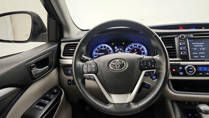 2017 Toyota Highlander XLE 10