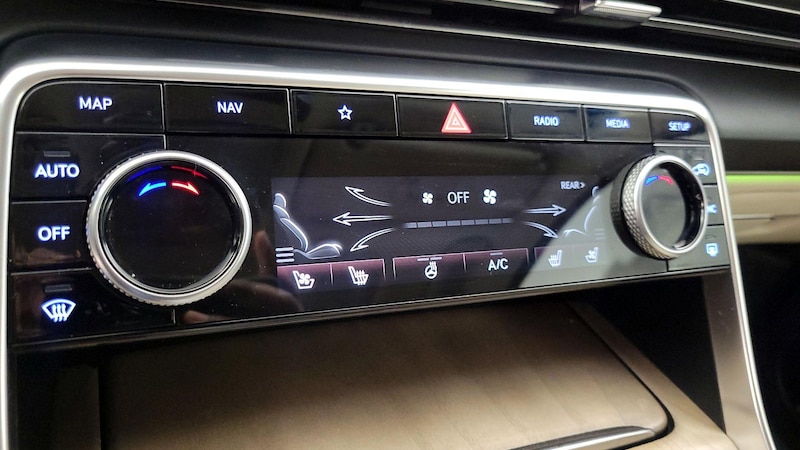 2021 Genesis GV80  17