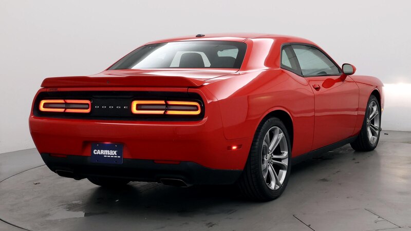 2022 Dodge Challenger R/T 8