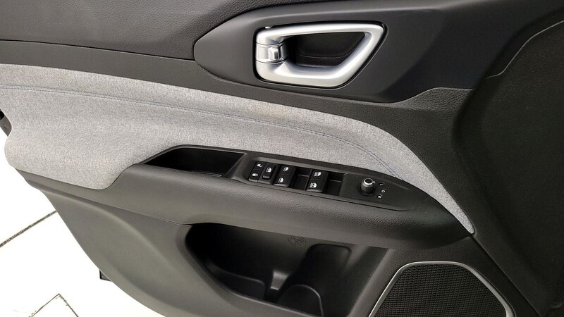 2023 Jeep Compass Latitude 12