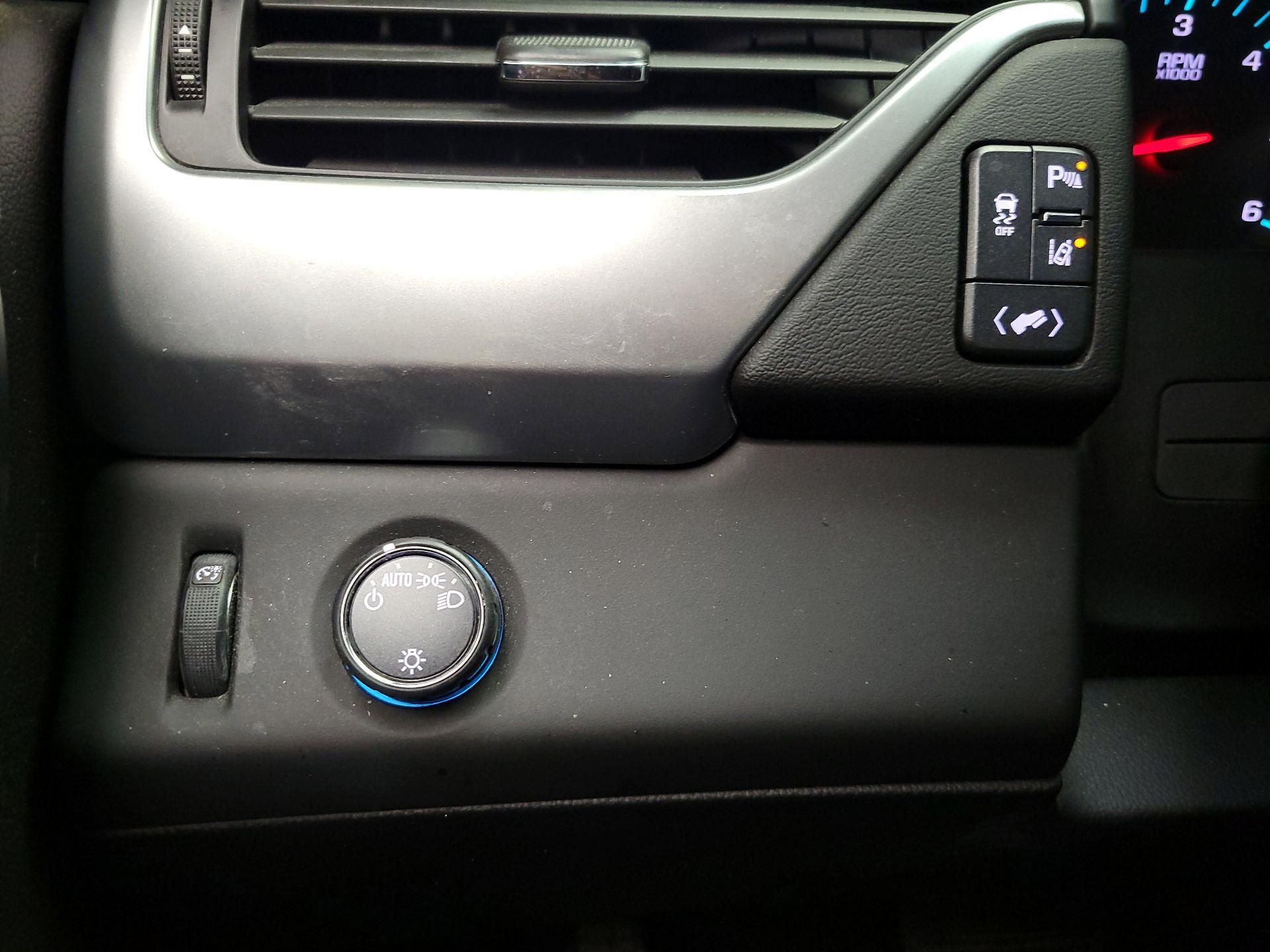 Thumbnail: 2015 Chevrolet Tahoe - 13