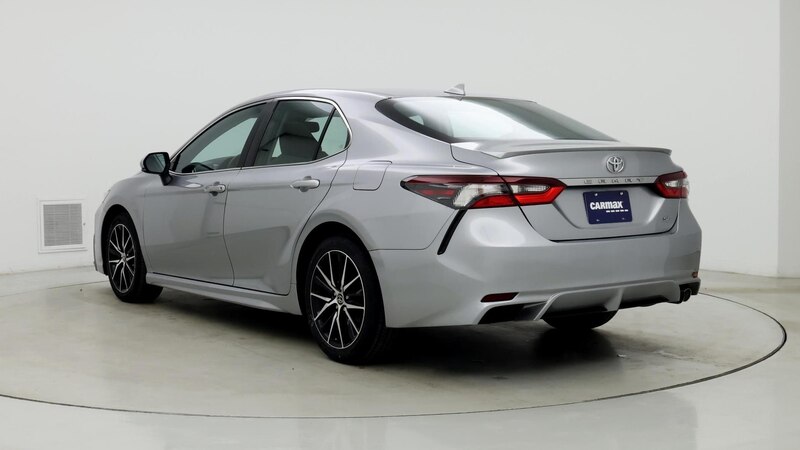 2022 Toyota Camry SE 2