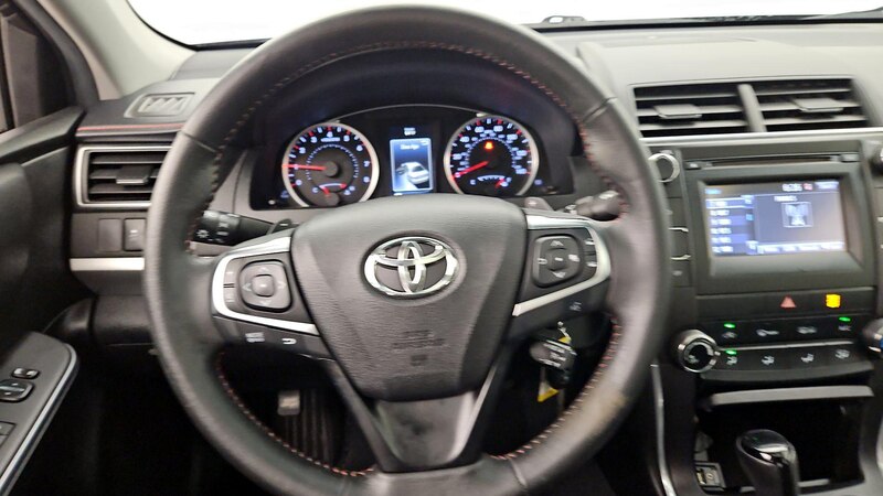 2015 Toyota Camry XLE 10