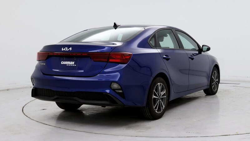 2022 Kia Forte LXS 8