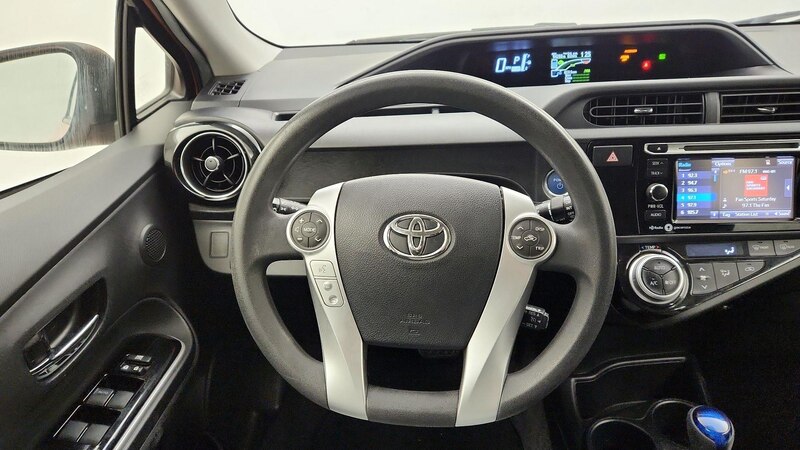 2015 Toyota Prius c Three 10