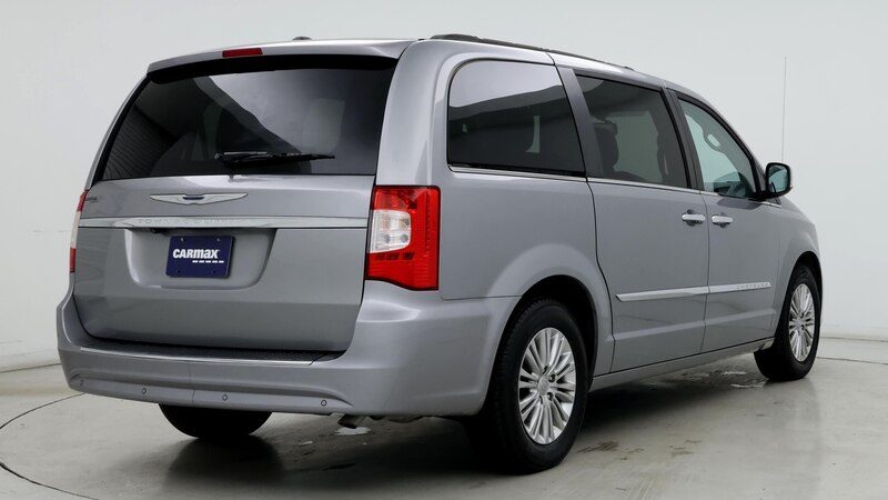 2015 Chrysler Town & Country Touring 8