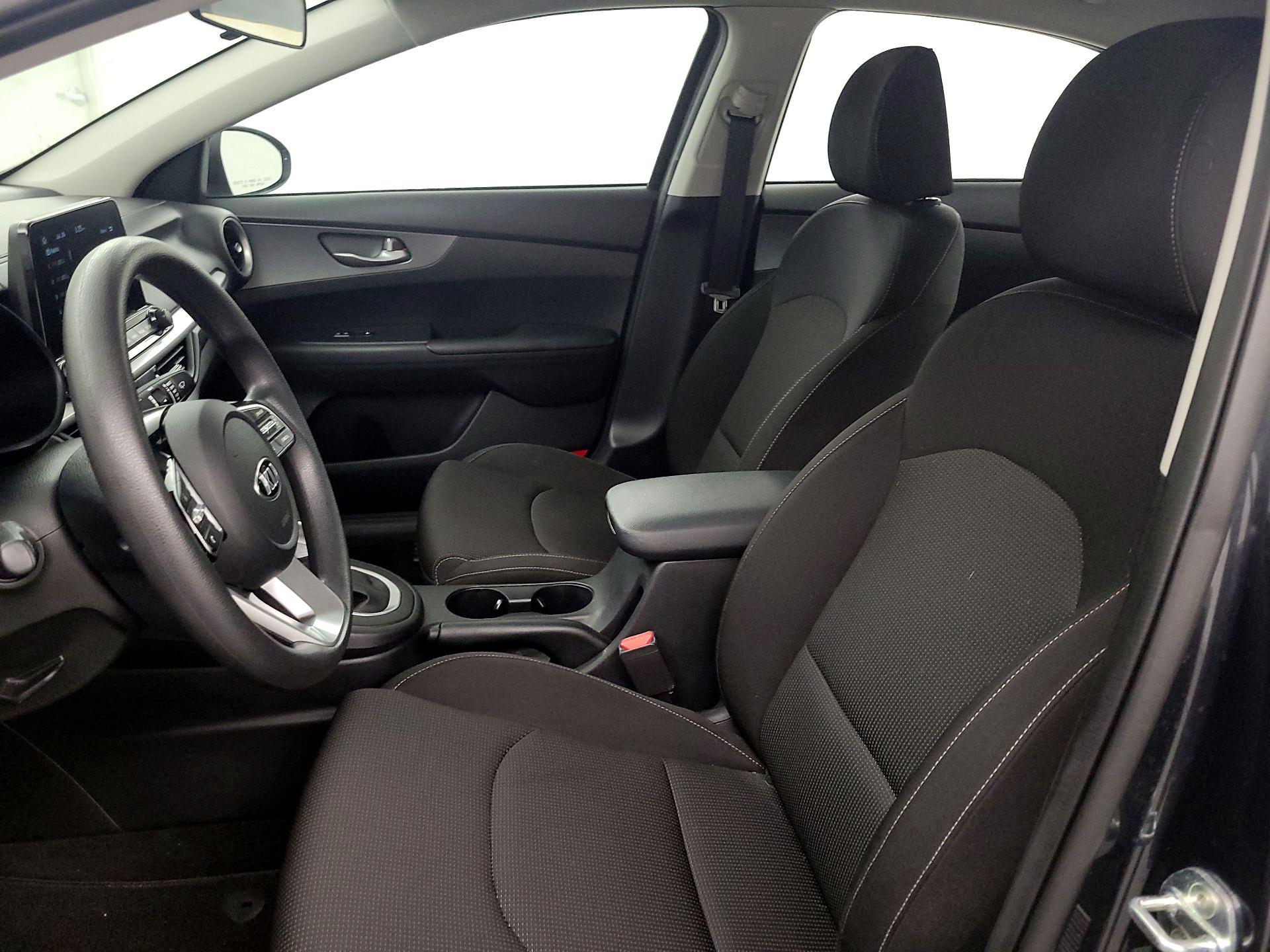 Thumbnail: 2021 Kia Forte - 11