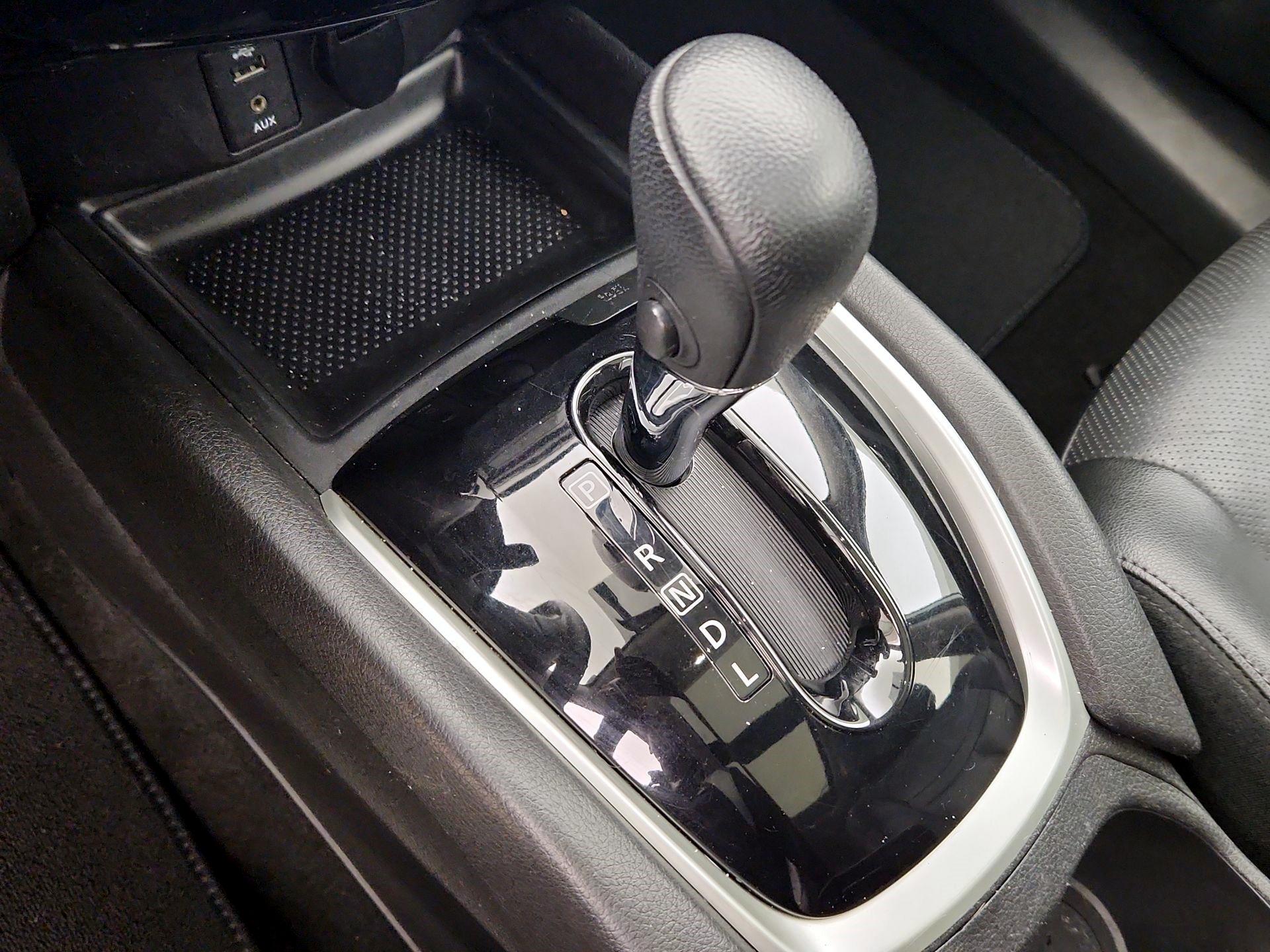 Thumbnail: 2015 Nissan Rogue - 18