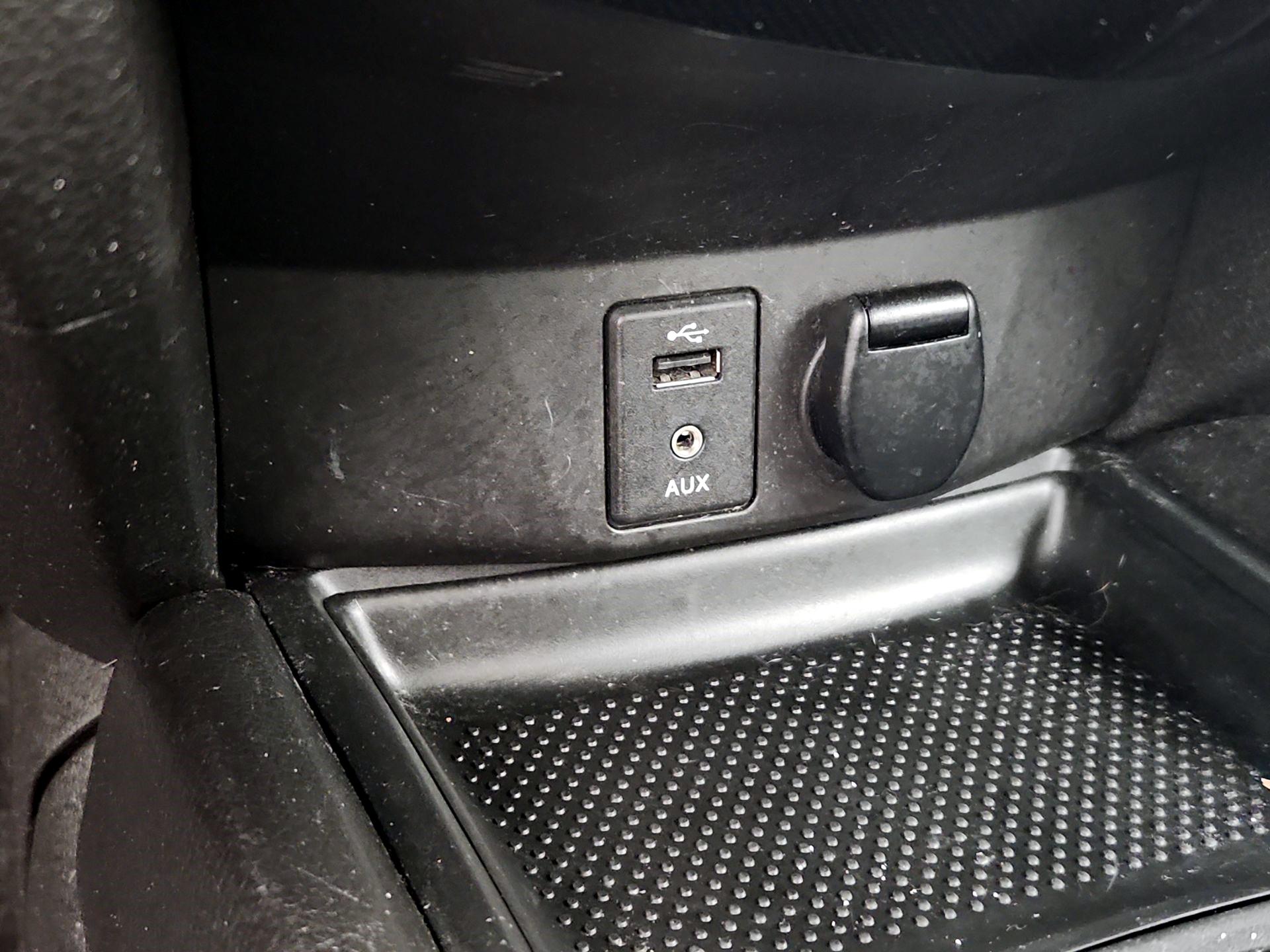 Thumbnail: 2015 Nissan Rogue - 19