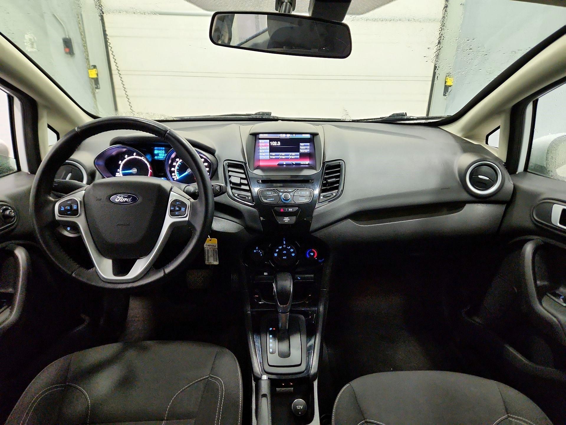 Thumbnail: 2015 Ford Fiesta - 9